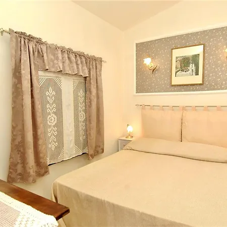 Mirea Villa Trappeto (Sicily)